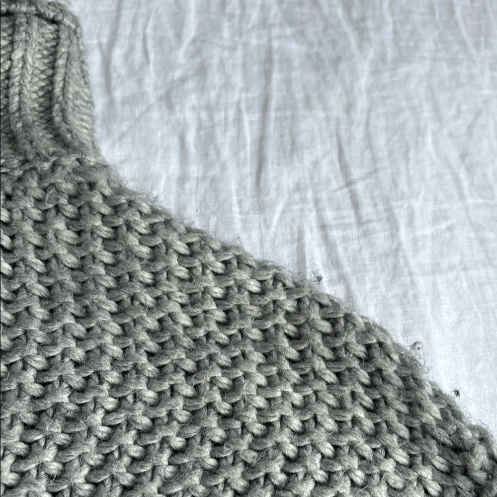 H&M Gray Chunky Knit Turtleneck Sweater - Picture 7 of 8